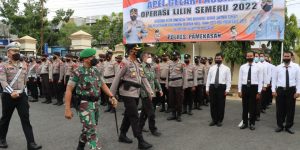 Kapolres Pamekasan Pimpin Apel Gelar Pasukan Operasi Lilin Semeru 2022