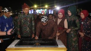 Puncak Peringatan Hari Jadi ke 399, Bupati Sampang Resmikan Alun-Alun Trunojoyo