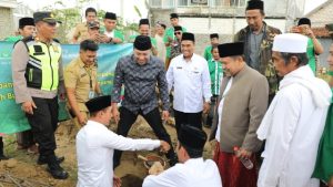 Bupati dan Wabup Sampang Lakukan Peletakan Batu Pertama Pembangunan Sekretariat PC GP Ansor
