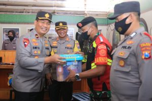 Sapa Petugas Pam Melalui Monitoring Pos Mobile,Waka Polda Jatim Minta Antisipasi Kepadatan Lalin di Lamongan