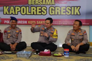 Jumat Curhat, Kapolres Gresik Dengar Keluhan Warga Nelayan Pesisir Gresik