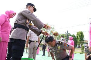 Kado Indah Tahun Baru 2023, 48 Anggota Polresta Banyuwangi Naik Pangkat