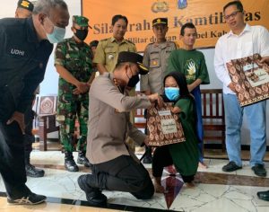 Peduli Sesama, Polres Blitar Kunjungi dan Beri Bantuan Rumah Kinasih