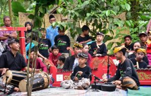 Kampung Batara Papring Banyuwangi, Eratkan Masyarakat dengan Pendidikan Budaya