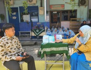 “Talk Show Bedah Buku “Impian Pemuda Negri dan Generasi Merdeka” bersama kak Izza”