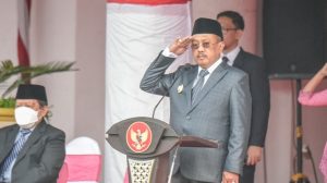 PIMPIN UPACARA HARI IBU, WAWALI ARMUJI TIBA-TIBA INGAT PERJUANGAN BU RISMA PIMPIN SURABAYA