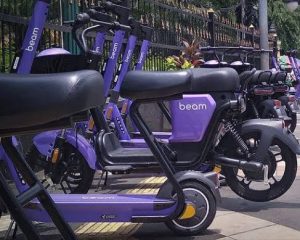 WALI KOTA ERI PASTIKAN KENDARAAN OPERASIONAL PEMKOT DIGANTI SEPEDA MOTOR LISTRIK DI TAHUN 2023