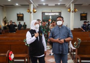 Gubernur Khofifah dan Forkopimda Cek Keamanan Natal di Gereja Kelahiran Santa Maria Perawan