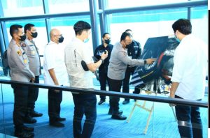 Polri Percantik Bandara Soetta dengan Lukisan Karya Para Difabel