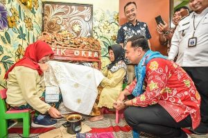 WALI KOTA ERI KEBUT SEKTOR EKONOMI DAN PARIWISATA LEWAT KAMPUNG BATIK OKRA