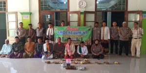 Kapolsek Kertosono Dengarkan Keluhan Masyarakat Saat Safari Jumat