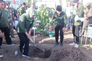 Gubernur Khofifah: Niatkan Sedekah Oksigen Sebagai Deposit Bagi Generasi Mendatang