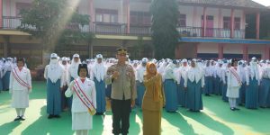 Jadi Pembina Upacara, Kapolsek Nganjuk Kota Sosialisasikan Operasi KRYD Jayastamba Kepada Siswa SMK N 2 Nganjuk