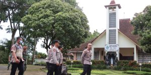 Berikan Kenyamanan Saat Perayaan Natal, Kapolres Malang dan Jajaran Pantau Tempat Ibadah