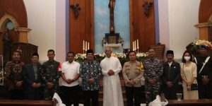 Tinjau Gereja Jelang Misa Natal, Kapolres Bangkalan Polda Jatim Pastikan TNI-Polri Beri Rasa Aman Saat Nataru