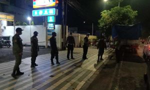 CEGAH TAWURAN, PEMKOT BERSAMA TNI-POLRI MASIFKAN PATROLI ASUHAN REMBULAN DI 31 KECAMATAN SURABAYA