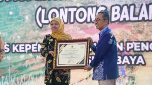 INOVASI PROGRAM LONTONG BALAP PEMKOT SURABAYA RAIH PENGHARGAAN TOP 30 KOVABLIK JATIM 2022