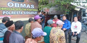 Gowes ke Desa Sawocangkring, Kapolresta Sidoarjo Ngobrol bareng Warga Seputar Kamtibmas