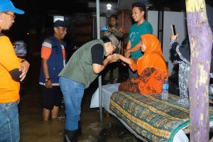 Terobos Banjir, Bupati Mas Tamam Tinjau Langsung Korban Terdampak