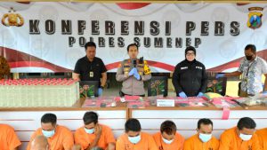 POLRES SUMENEP MENGGELAR KONFERENSI PERS AKHIR TAHUN POLRES SUMENEP