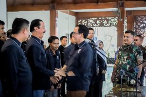 PSSI PAMEKASAN RESMI DILANTIK, BUPATI MINTA MAJUKAN SEPAK BOLA