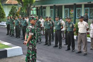 Pimpin Apel Pagi, Kasdim Gresik Ingatkan Untuk Membiasakan Diri Hidup Sehat.