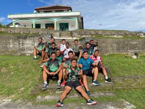 Personil Kodim Gresik Olahraga Bersama Sembari Menikmati Keindahan Istana Diatas Bukit Giri.