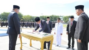 Penyesuaian SOTK, Bupati Sampang Lantik 335 Pejabat di Alun – Alun Trunojoyo