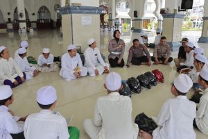 Polres Tanjung Perak Sosialisasikan Tatakrama Berlalulintas di Ponpes, Tekan Angka Laka Lantas