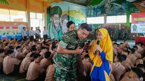 Wujudkan Generasi Muda Berprestasi Dandim Kunjungi SMA NU 1 Gresik.
