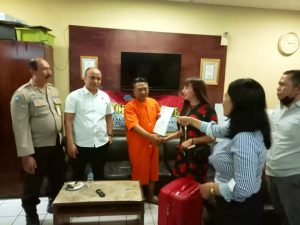 Ditahan Selama 2 Hari, Sopir Freeland Kasus Pencurian Bagasi WNA Akhirnya Bebas melalui Restorative Justice