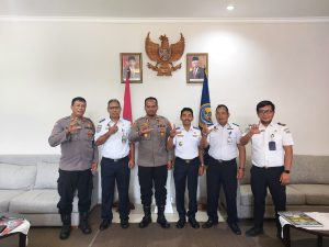 Kapolsek Benoa Kunjungi Kepala Kantor Kesyahbandaran Dan Otoritas Pelabuhan Benoa