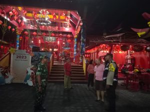 Jamin keamanan dan kenyamanan kebebasan beribadah, Polsek Denpasar Utara menggelar Pengamanan Ibadah Persembahyangan Tahun Baru IMLEK 2574 Kongzili
