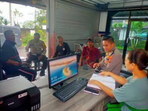 Kapolsek Bebandem Turun Langsung Temui Tomas dan warga untuk serap Inpormasi Terkait Permasalahan Tanah.