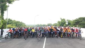 Lintasi JLS, Ribuan Masyarakat Gowes Bersama Bupati dan Wabup Sampang Nikmati Hasil Pembangunan Pemerintah Daerah