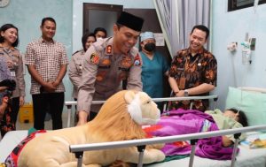 Kapolres Malang Kunjungi Lilik Aremanita Kalipare, Usai Menjalani Operasi di RSUD Kab. Malang