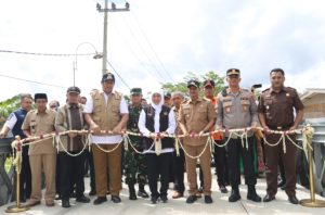 Resmikan Jembatan Kembang dan Gandu, Gubernur Khofifah Bangun Koneksitas Warga Pacitan