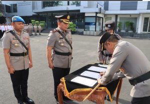Upacara Serah Terima Jabatan Wakapolrestabes Surabaya
