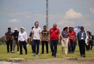 DI KUNJUNGAN KETIGA JELANG PIALA DUNIA, FIFA APRESIASI FASILITAS STADION GBT SURABAYA