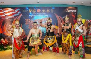 Panglima, Kapolri Serta Kepala Staf TNI Main Wayang Orang, Bukti Sinergitas TNI-Polri