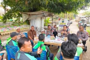 Polres Sumenep Gelar Jum’at Curhat Bersama Komunitas Gojek dan Tukang Becak