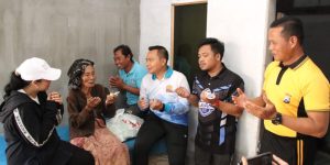 Sabtu Berbagi, Polres Bangkalan Berikan Bantuan Sembako dan Cek Kesehatan Gratis