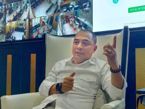 WALI KOTA ERI CAHYADI SERAHKAN TIGA NAMA CALON SEKDA KE GUBERNUR JATIM
