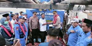 Program “Jum’at Curhat”, Kapolres Pasuruan Ajak Nelayan Untuk Sampaikan Keluh Kesahnya.