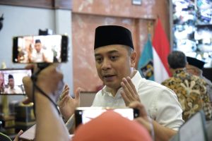 WALI KOTA ERI CAHYADI SIAPKAN TRANSPORTASI HINGGA KONSUMSI WARGA SURABAYA YANG DATANG KE HARLAH 1 ABAD NU DI SIDOARJO