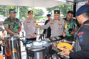 Wakapolda Jatim Gelar Bhakti Kesehatan Bhayangkara dan Gebyar Vaksinasi Di Pelabuhan Gresik