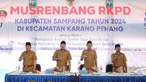 Buka Musrenbang Kecamatan Karang Penang, Bupati Realisasikan Program Penyediaan Air Bersih dan Betonisasi Jalan