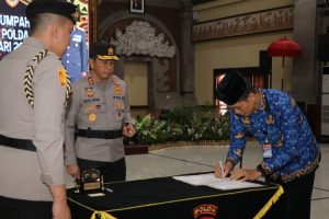 Kapolda Bali Pimpin Upacara Pengambilan Sumpah Janji PNS Polri