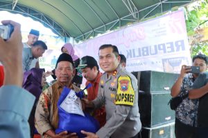 Bakti Sosial Kolaborasi Forkopimda dan PWI Kabupaten Nganjuk Dalam Rangka Peringati Hari Pers Nasional ke-77