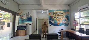 Lukisan Mural Percantik Kelurahan Tanah Kalikedinding